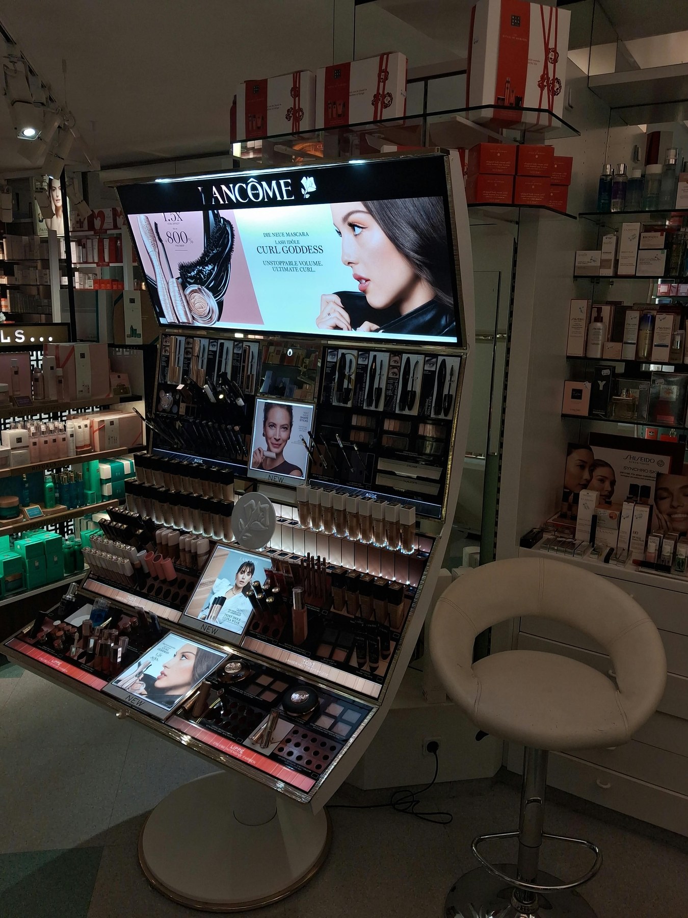 Lancôme Make-up und Pflege in unserer Parfümerie